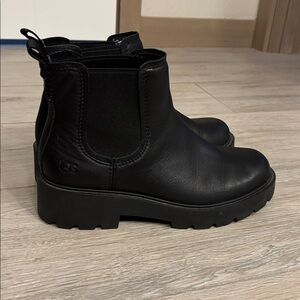 UGG “Markstrom” Chelsea boot